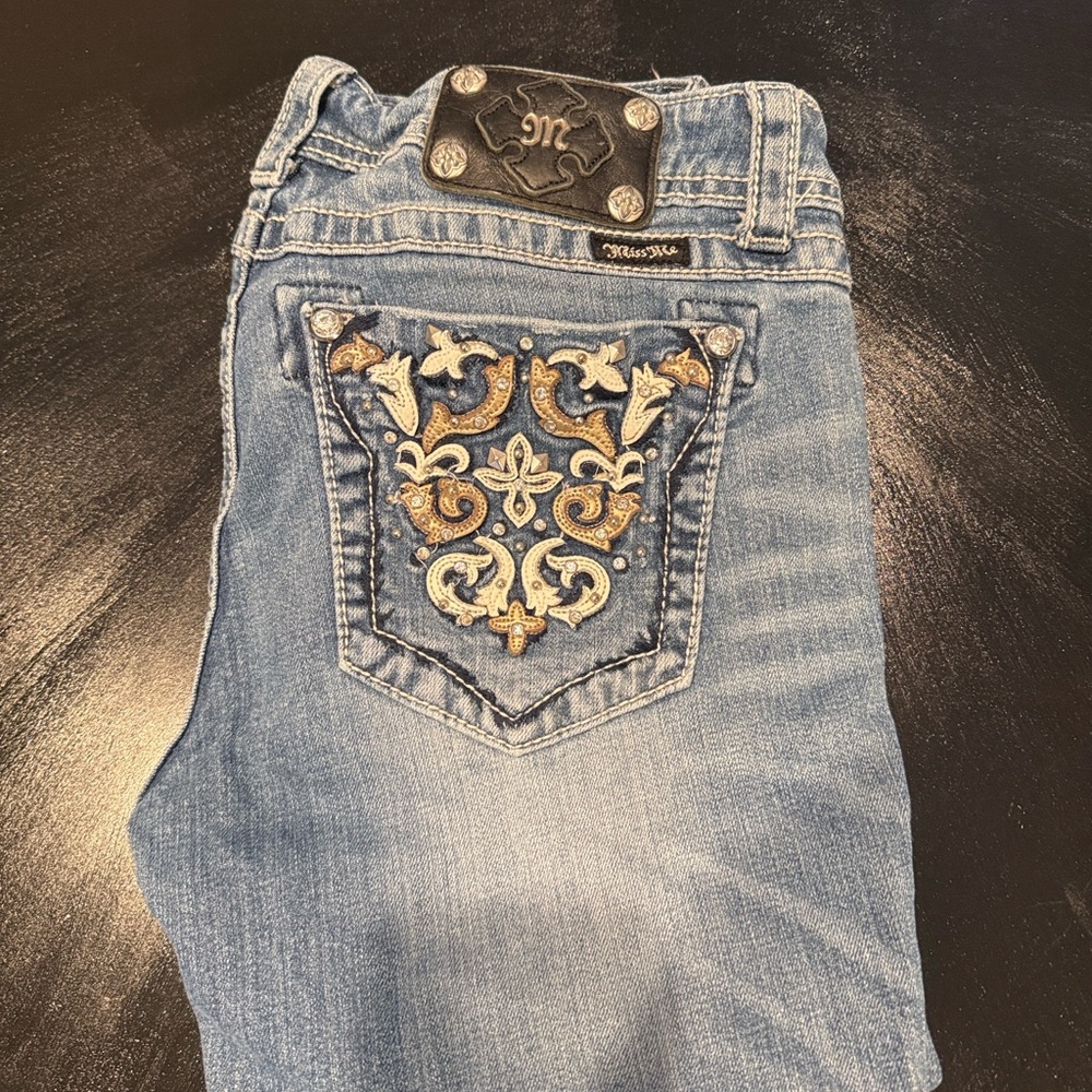 Miss Me Blue Jeans with Gold Embroidery Size 32 Cropped